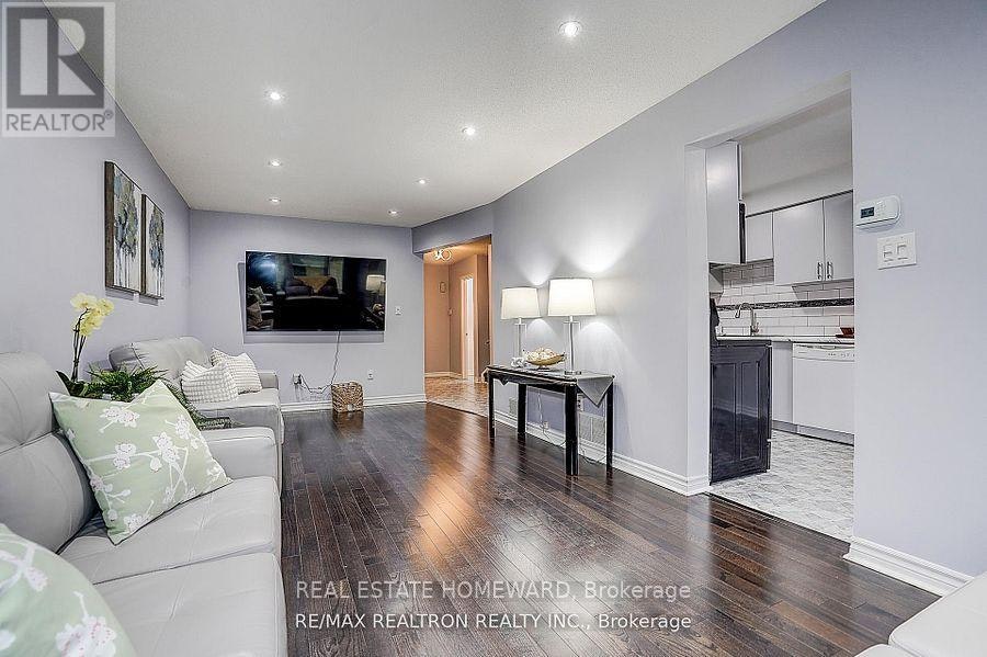 51 Steepleview Crescent, Richmond Hill, ON, L4C 9R3 - 4