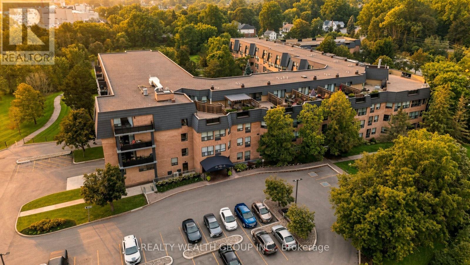 307-155 Main Street N, Newmarket, ON, L3Y 8C2
