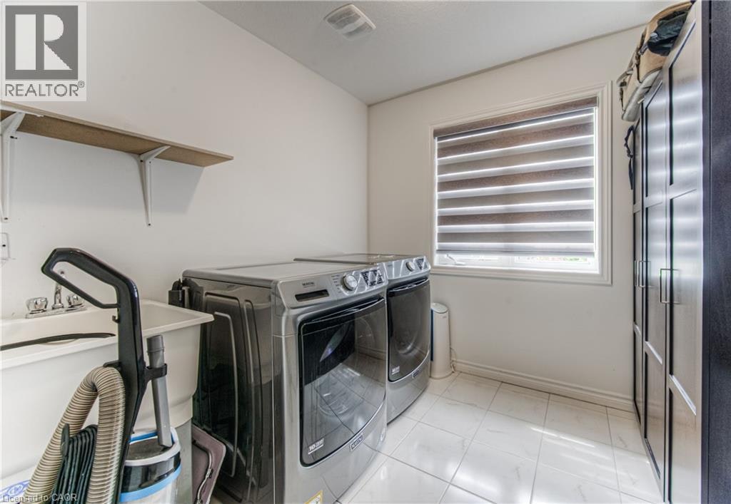 513 Woodlea Court, Kitchener, ON, N2R 1R7 - 24