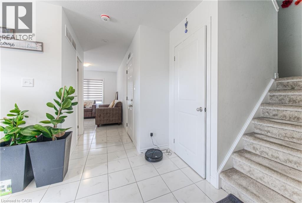513 Woodlea Court, Kitchener, ON, N2R 1R7 - 4