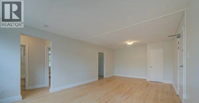 141 Chapel Street, Kitchener, ON, N2H 2T6 - 4