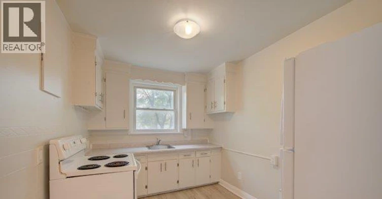 141 Chapel Street, Kitchener, ON, N2H 2T6 - 6