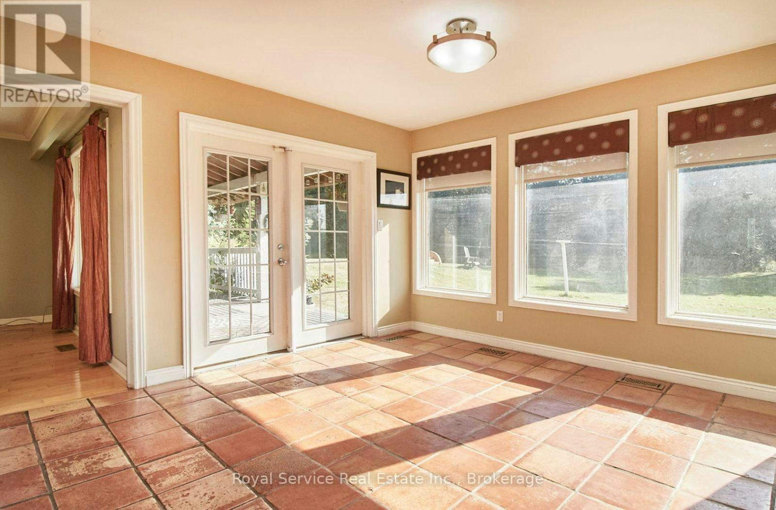 650 Lake Ridge Road, Whitby, ON, L1Z 1W9 - 11