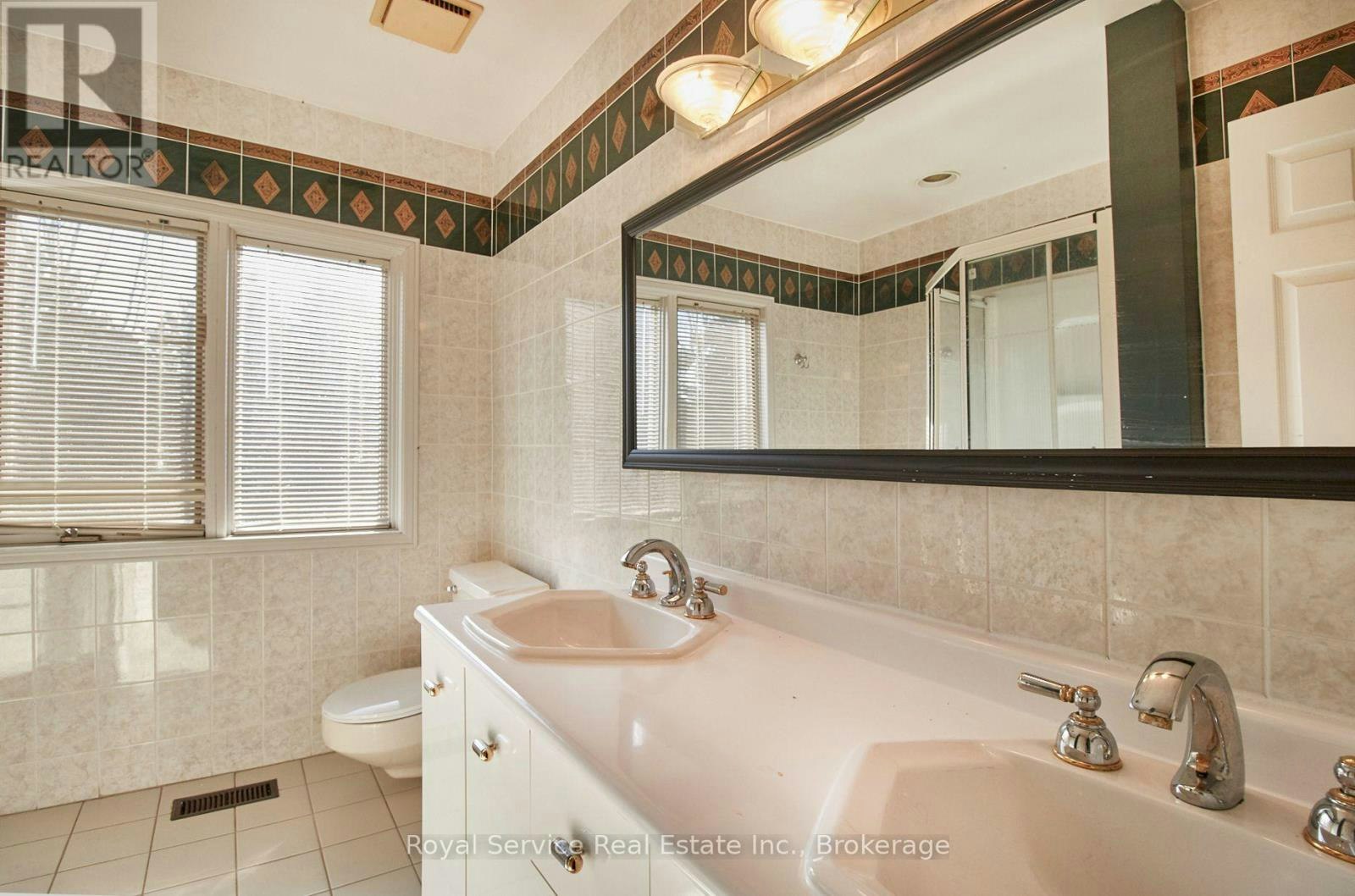 650 Lake Ridge Road, Whitby, ON, L1Z 1W9 - 17