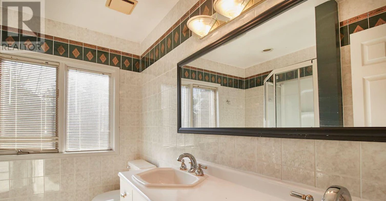 650 Lake Ridge Road, Whitby, ON, L1Z 1W9 - 17