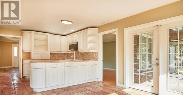650 Lake Ridge Road, Whitby, ON, L1Z 1W9 - 10