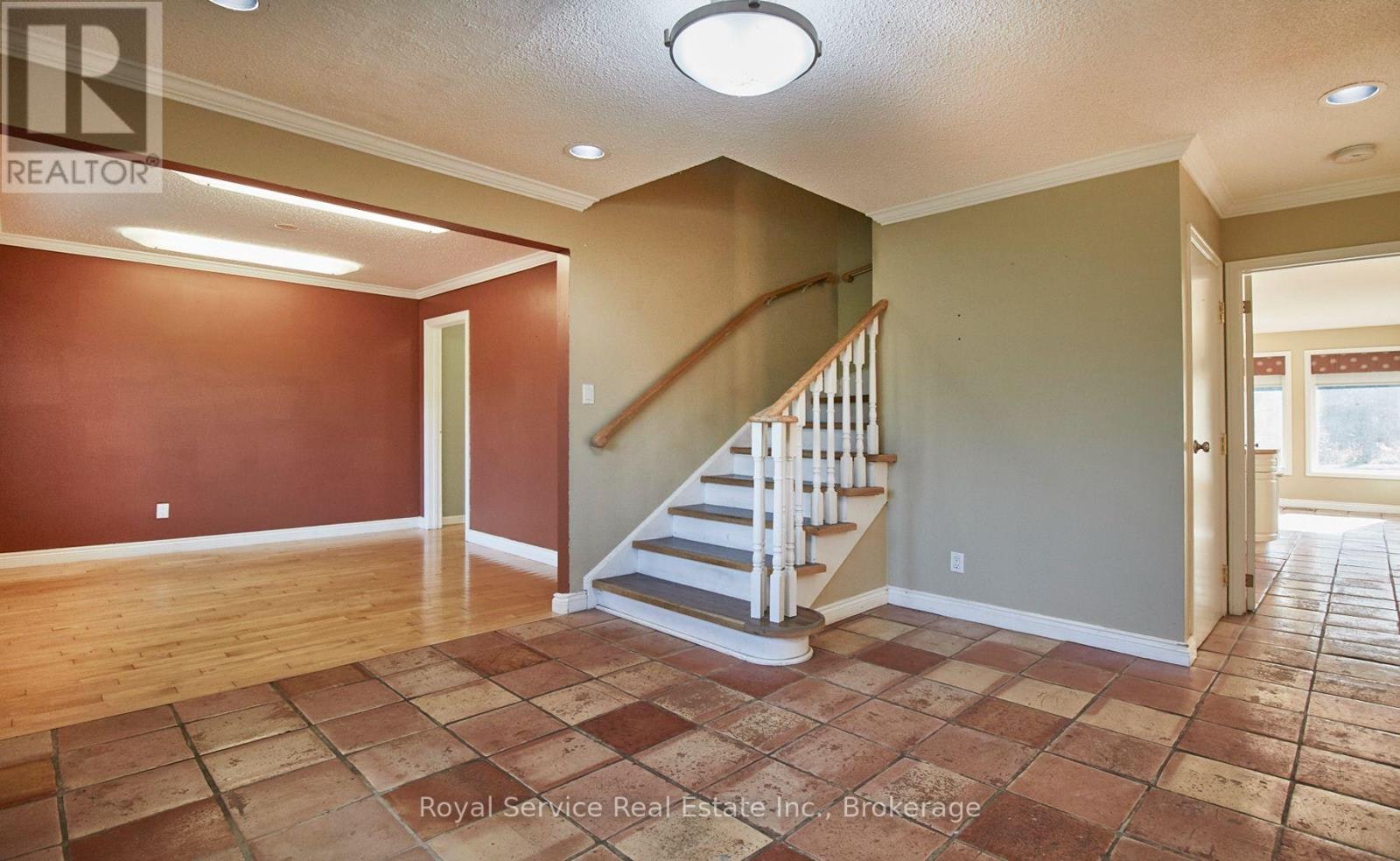 650 Lake Ridge Road, Whitby, ON, L1Z 1W9 - 7