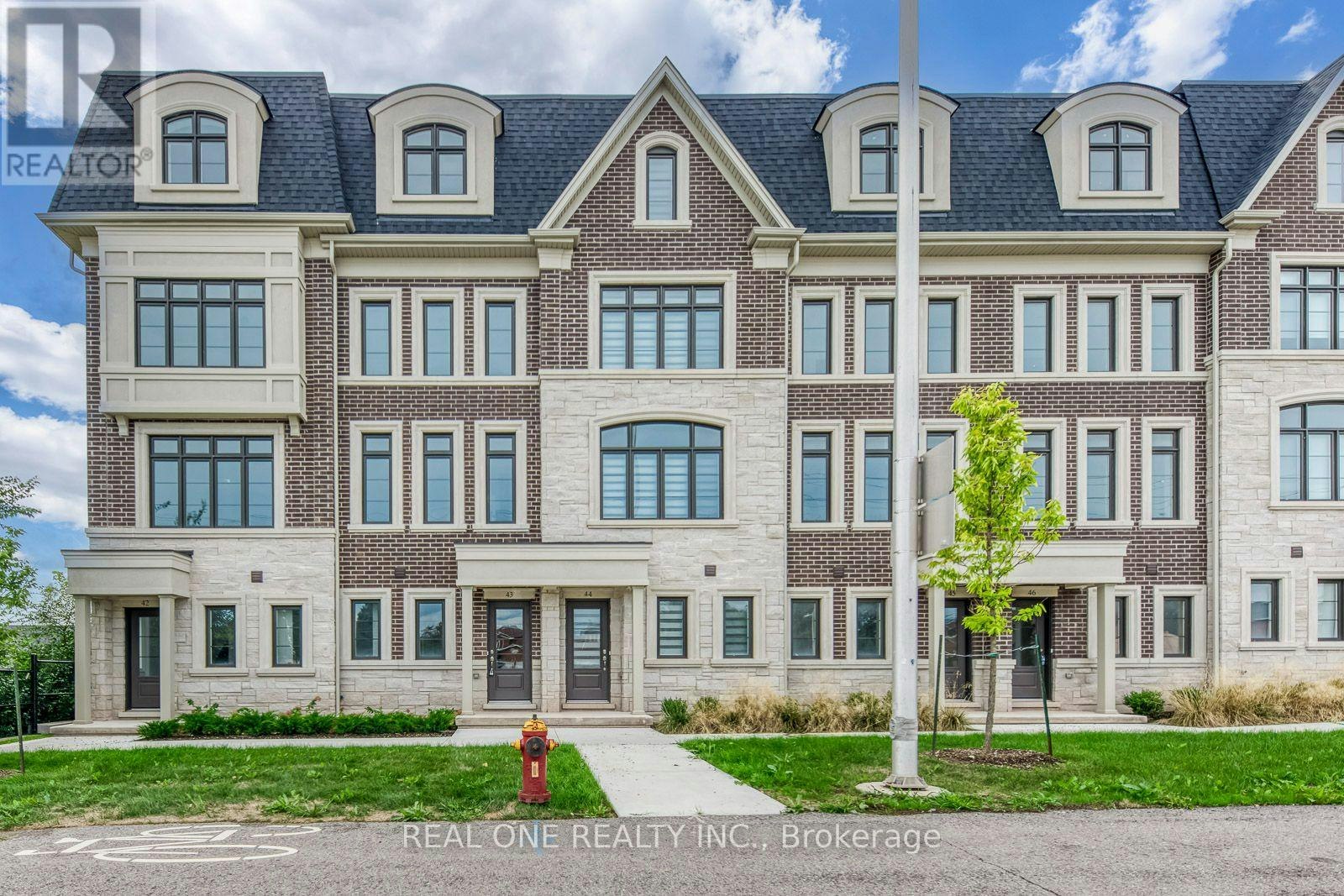 44-2140 Trafalgar Road, Oakville, ON, L6H 8A5 - 2