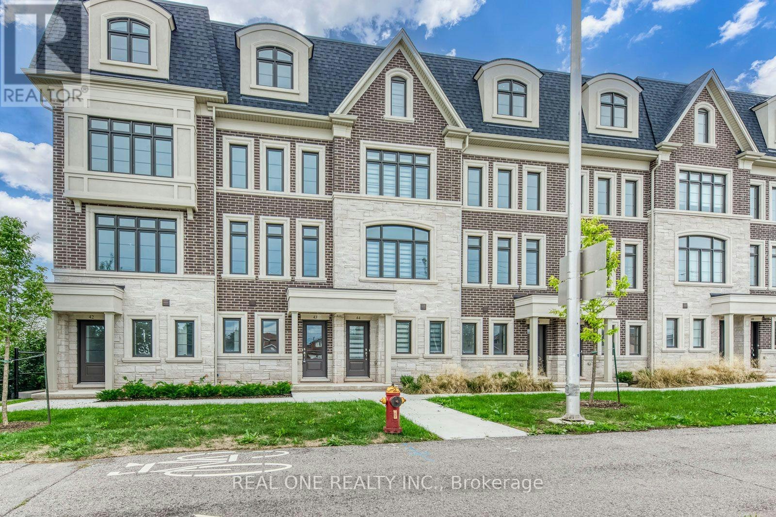 44-2140 Trafalgar Road, Oakville, ON, L6H 8A5