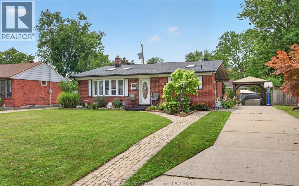 3571 Roxborough, Windsor, ON, N9E 3A3