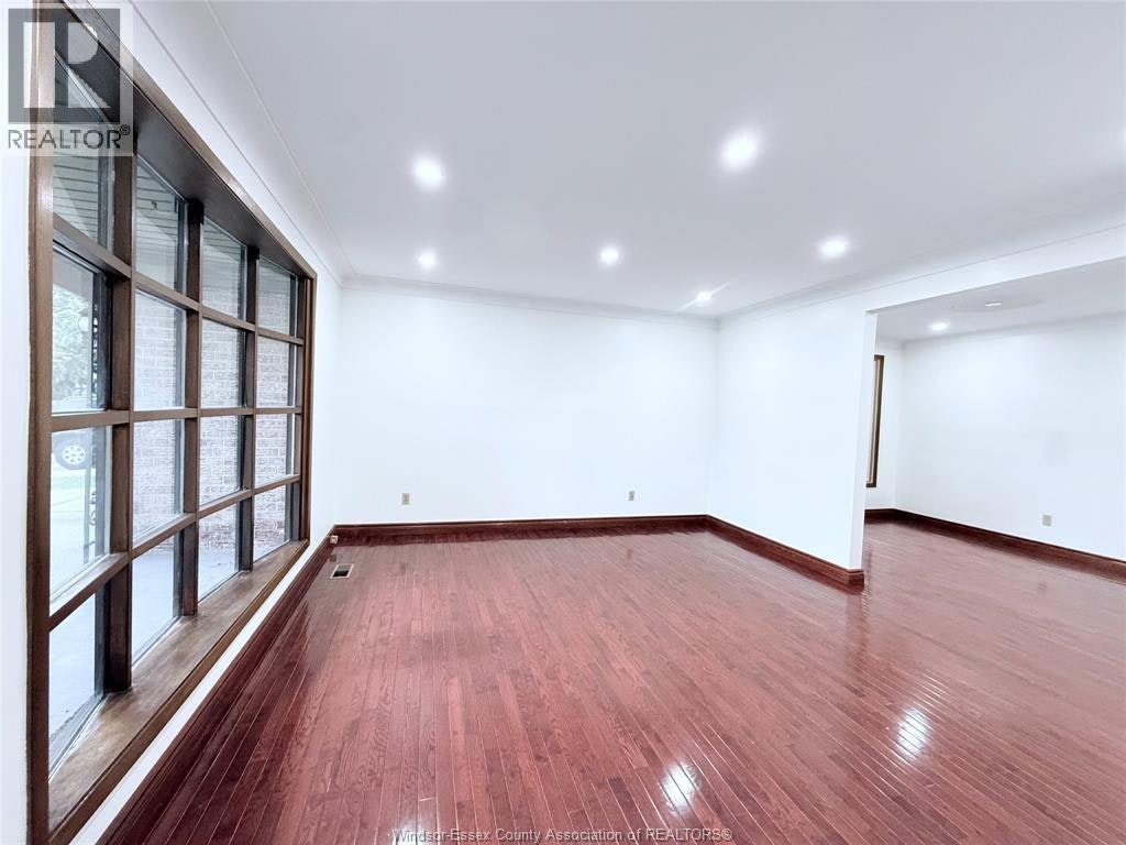 UPPER-9495 Beachdale, Windsor, ON, N8R 1S4 - 2
