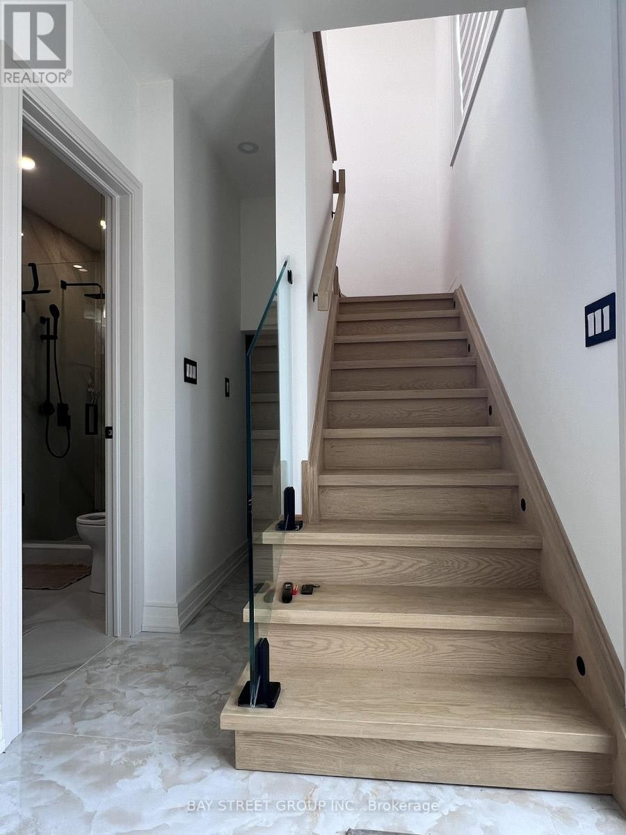 51 Batavia Avenue, Toronto, ON, M6N 4A1 - 5