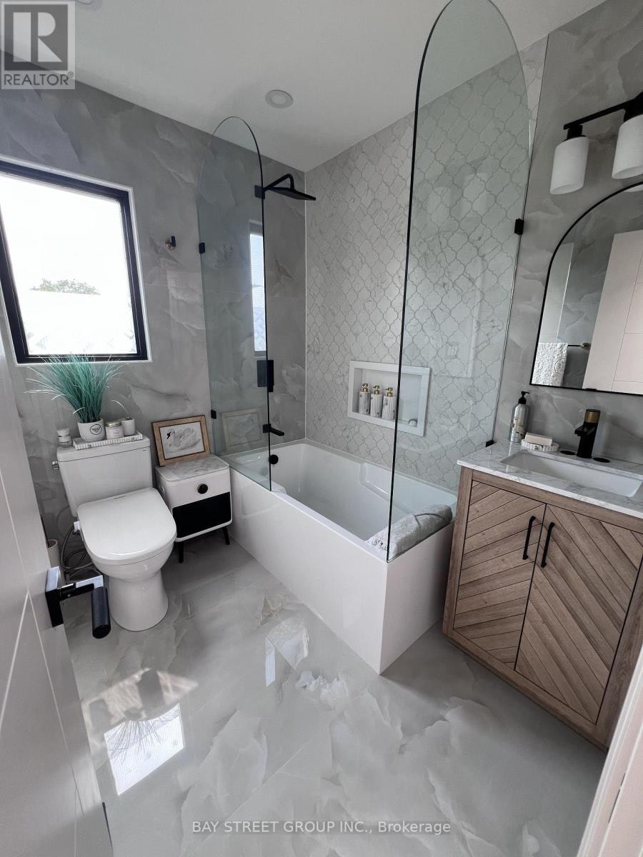 51 Batavia Avenue, Toronto, ON, M6N 4A1 - 16