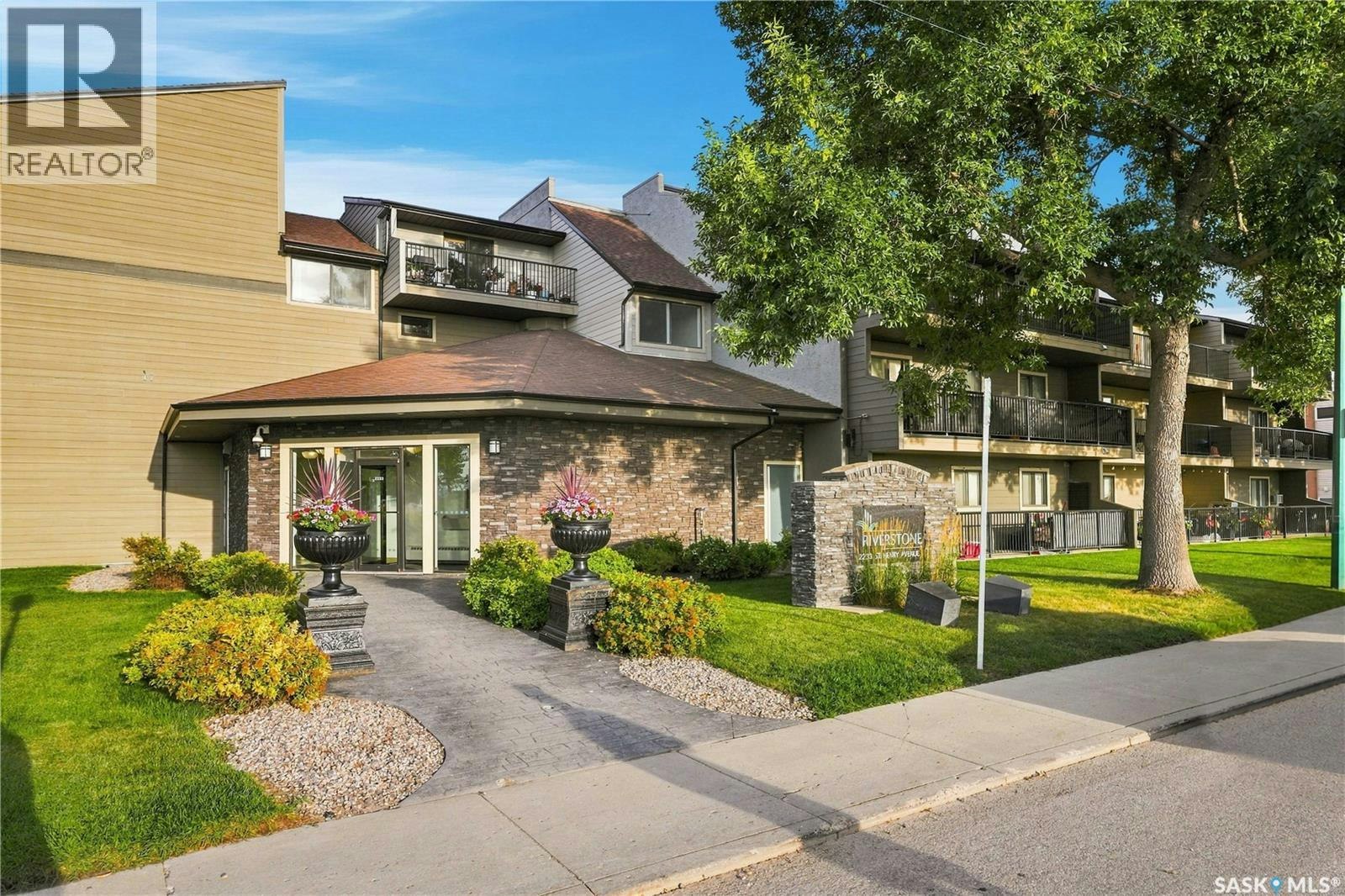 213-2233 St Henry Avenue, Saskatoon, SK, S7M 5K6