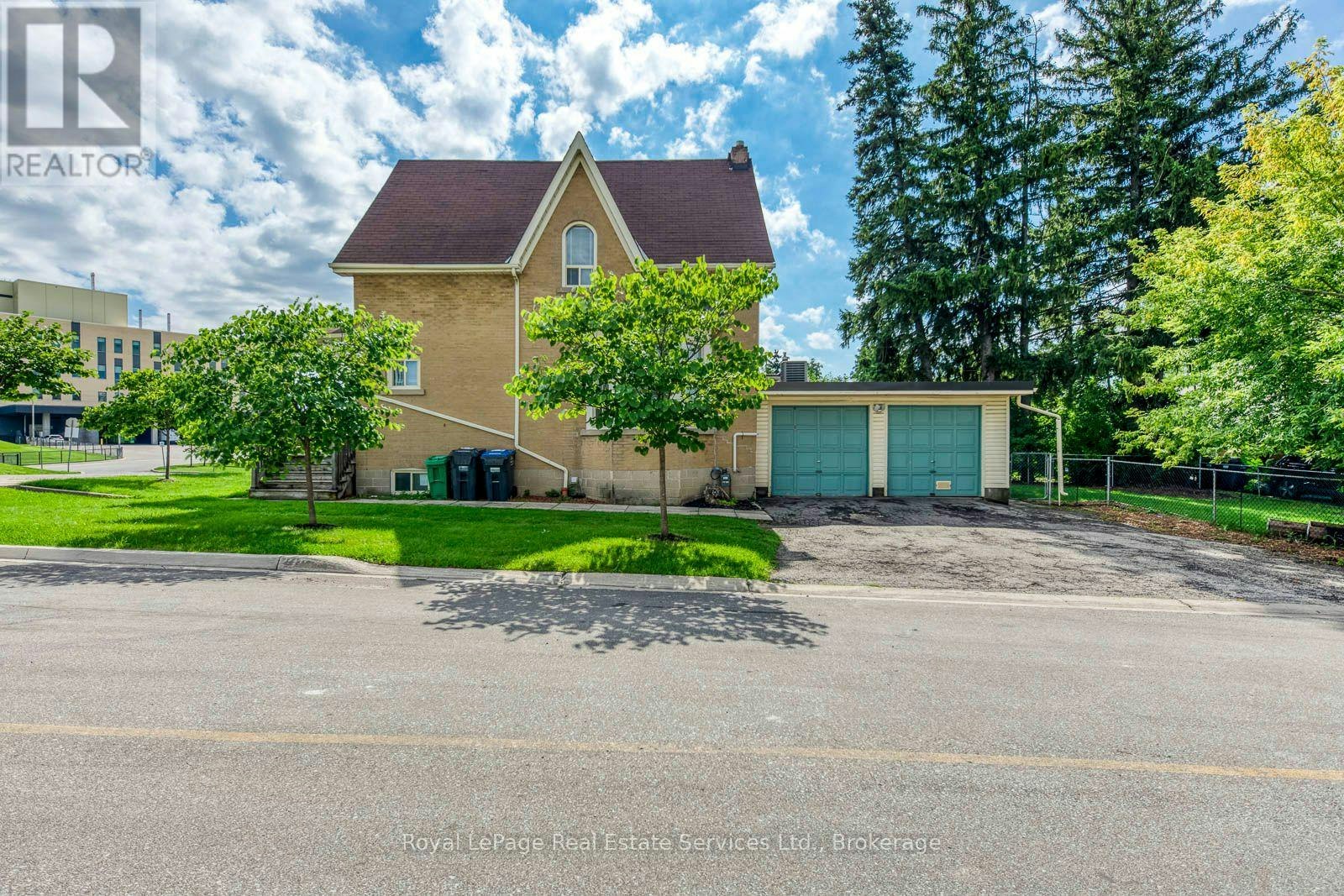 21 Centre Street S, Brampton, ON, L6W 2X7 - 24
