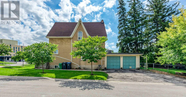 21 Centre Street S, Brampton, ON, L6W 2X7 - 24