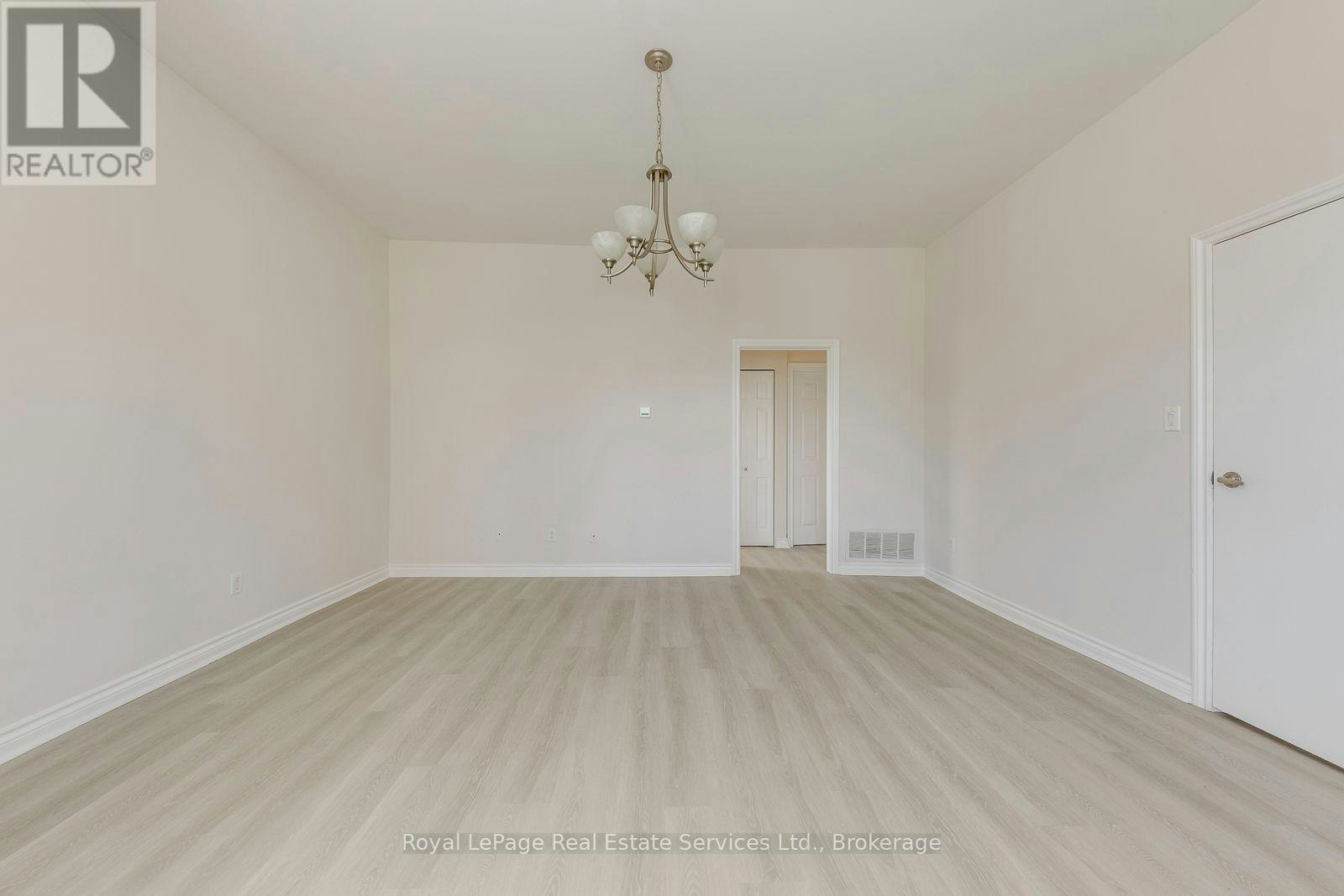 21 Centre Street S, Brampton, ON, L6W 2X7 - 6