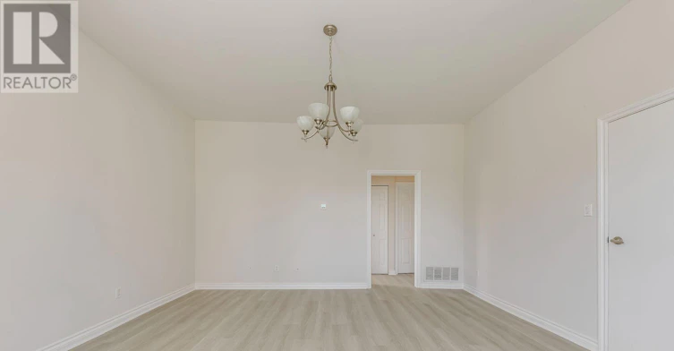 21 Centre Street S, Brampton, ON, L6W 2X7 - 6