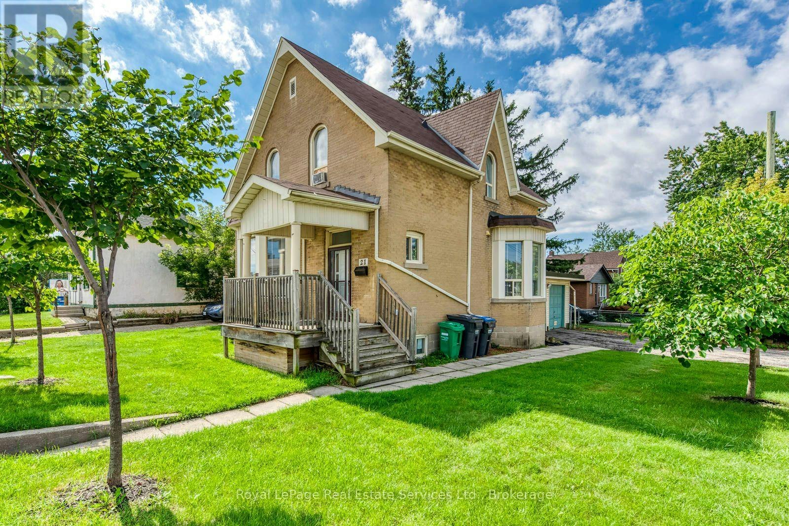 21 Centre Street S, Brampton, ON, L6W 2X7 - 2