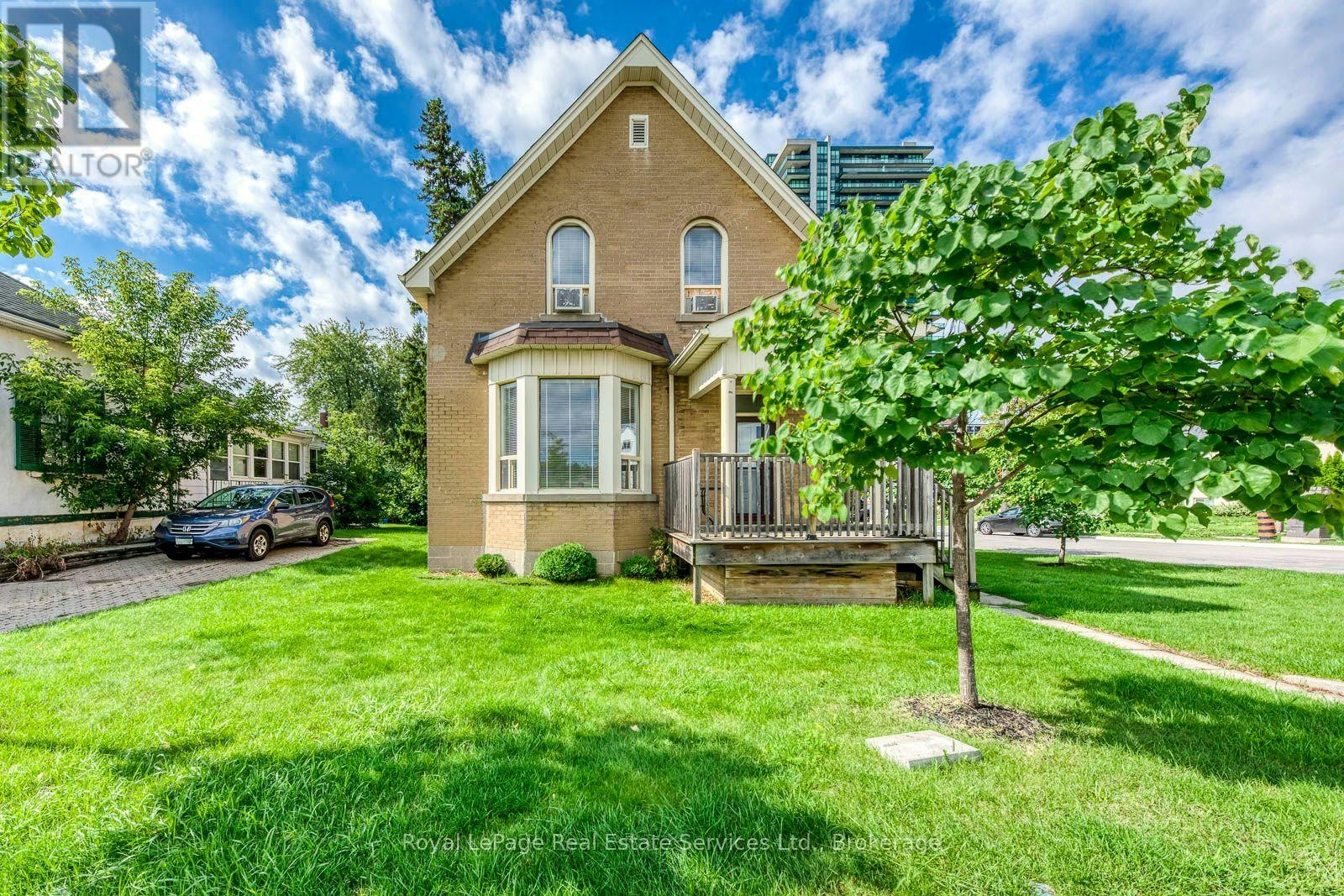 21 Centre Street S, Brampton, ON, L6W 2X7
