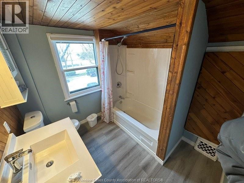 328 John B Avenue, Windsor, ON, N9C 3G2 - 6