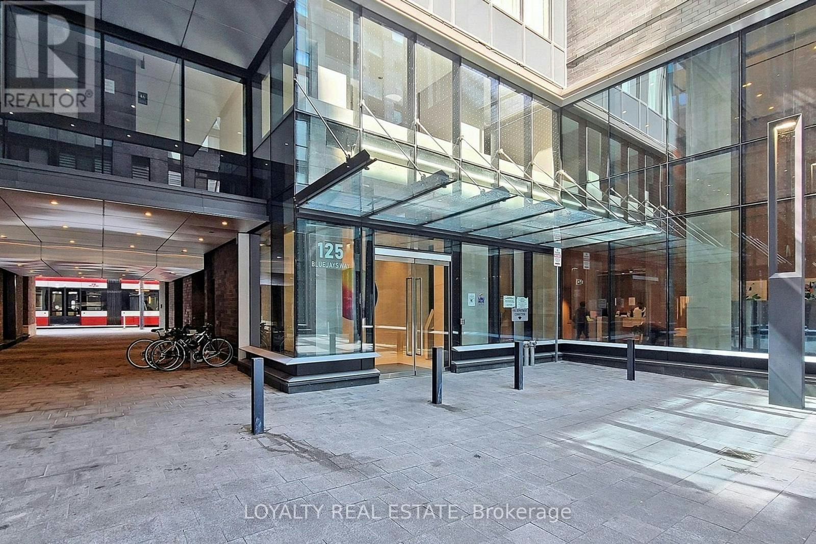 3705-115 Blue Jays Way, Toronto, ON, M5V 3T3 - 4