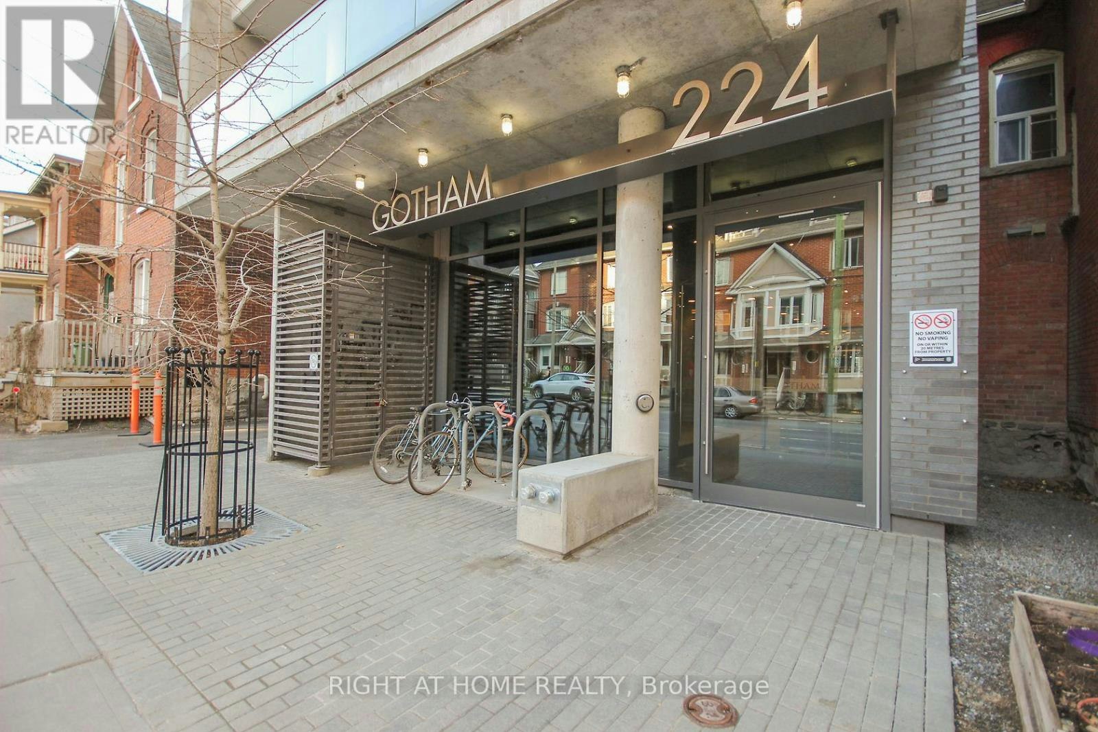 1002-224 Lyon Street, Ottawa, ON, K1R 0C1 - 2