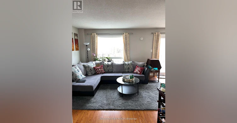 64 Provence Trail, Toronto, ON, M9V 5A4 - 4
