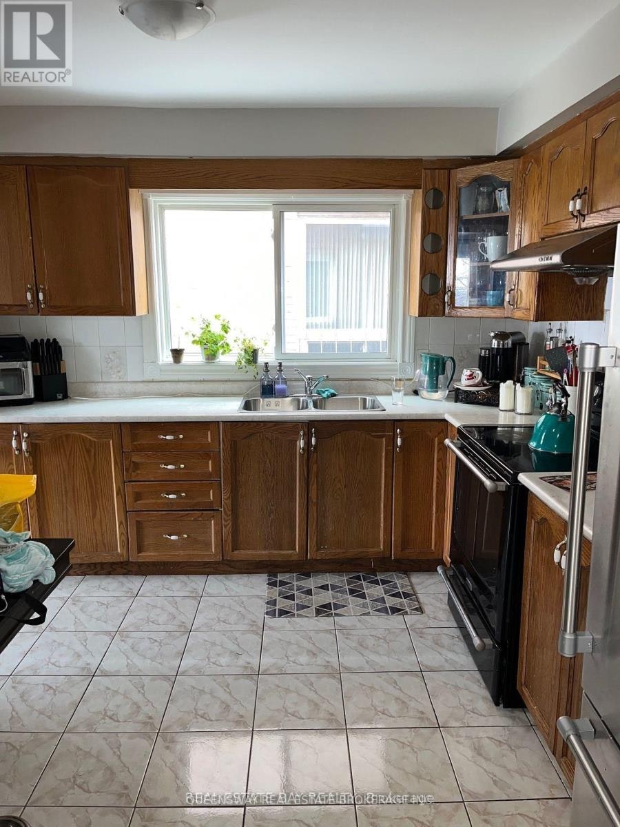 64 Provence Trail, Toronto, ON, M9V 5A4 - 3