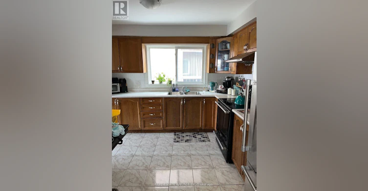 64 Provence Trail, Toronto, ON, M9V 5A4 - 3