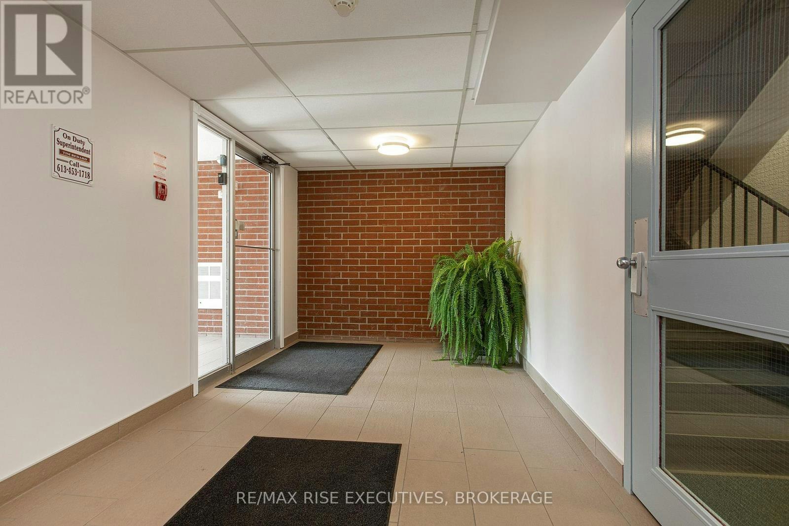 118-580 Armstrong Road, Kingston, ON, K7M 8M3 - 9