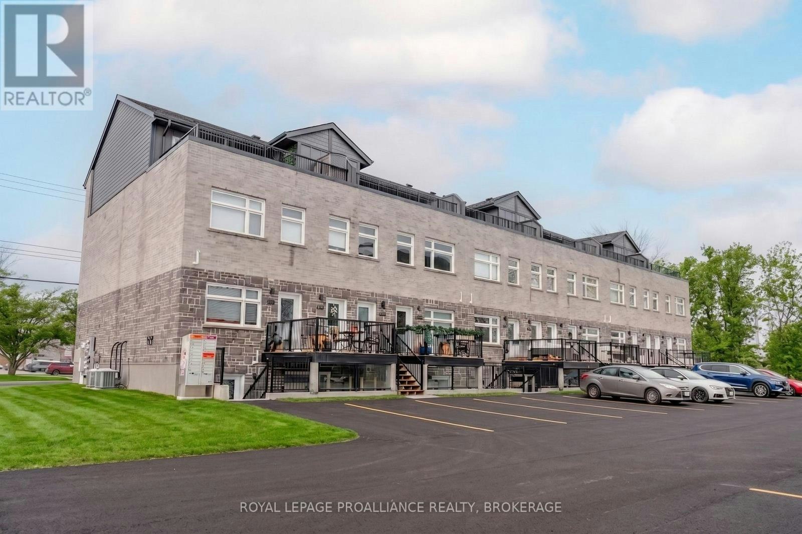 105-809 Development Drive, Kingston, ON, K7M 0J4