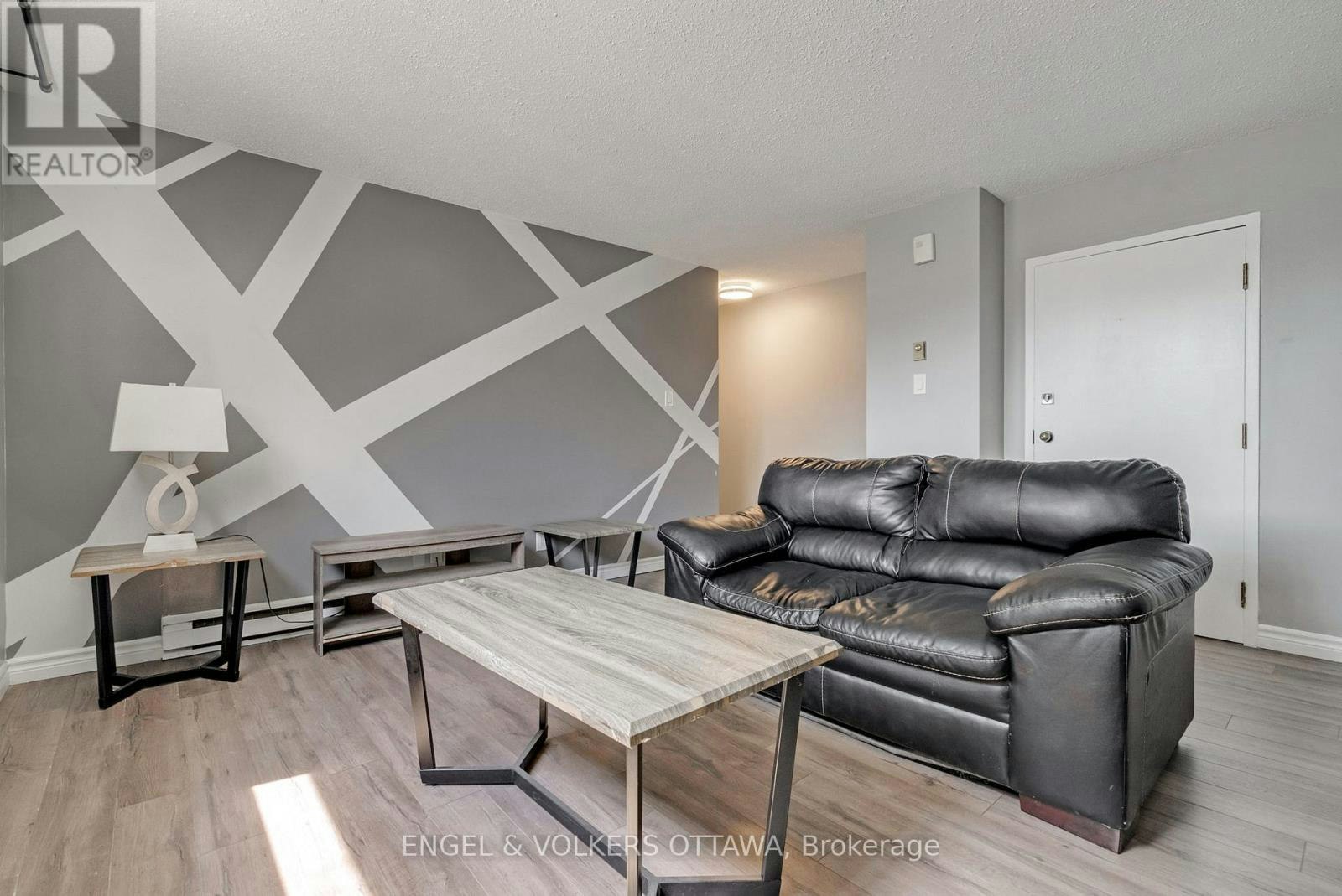 A-472 Rideau Street, Ottawa, ON, K1N 5Z4 - 2
