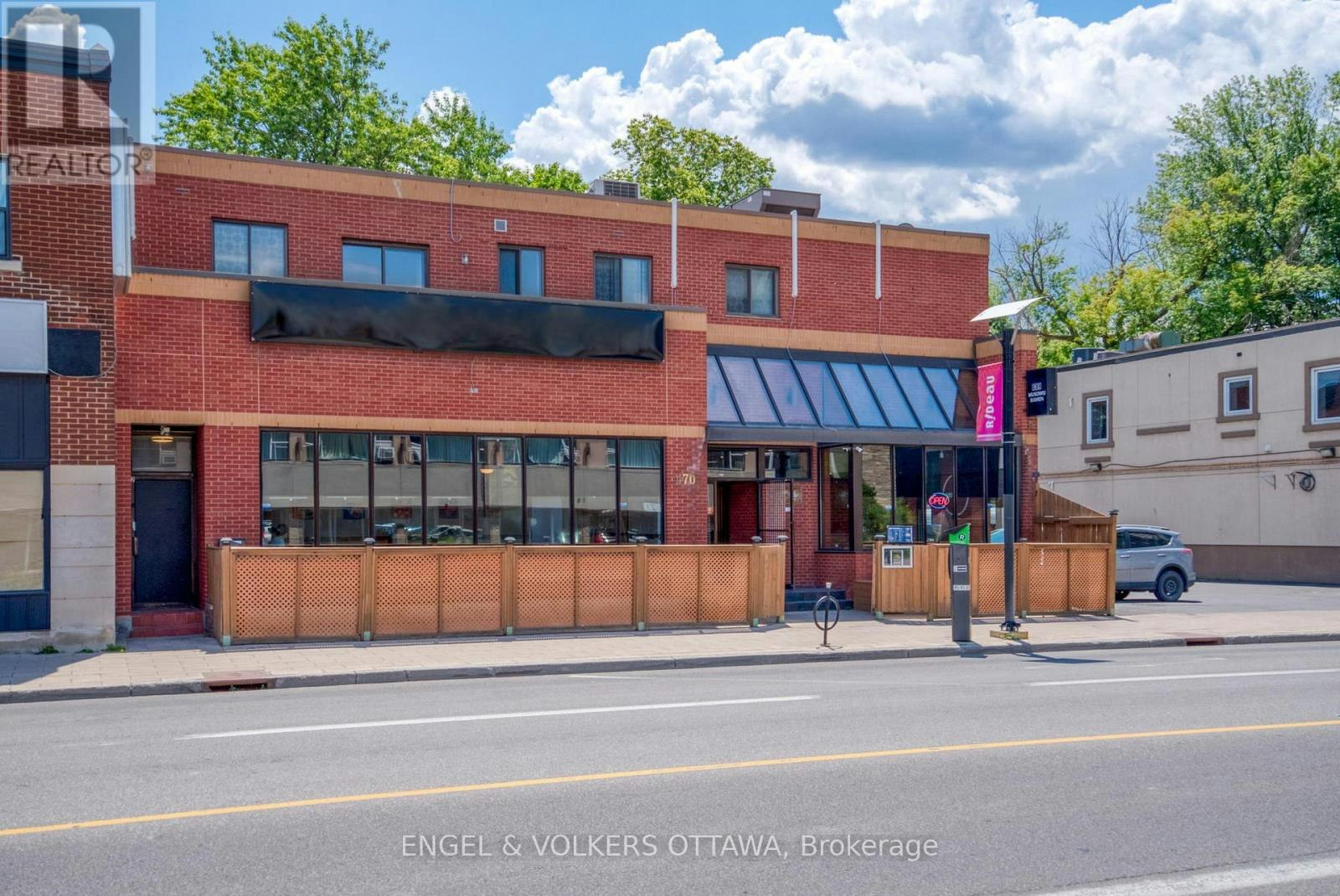 A-472 Rideau Street, Ottawa, ON, K1N 5Z4