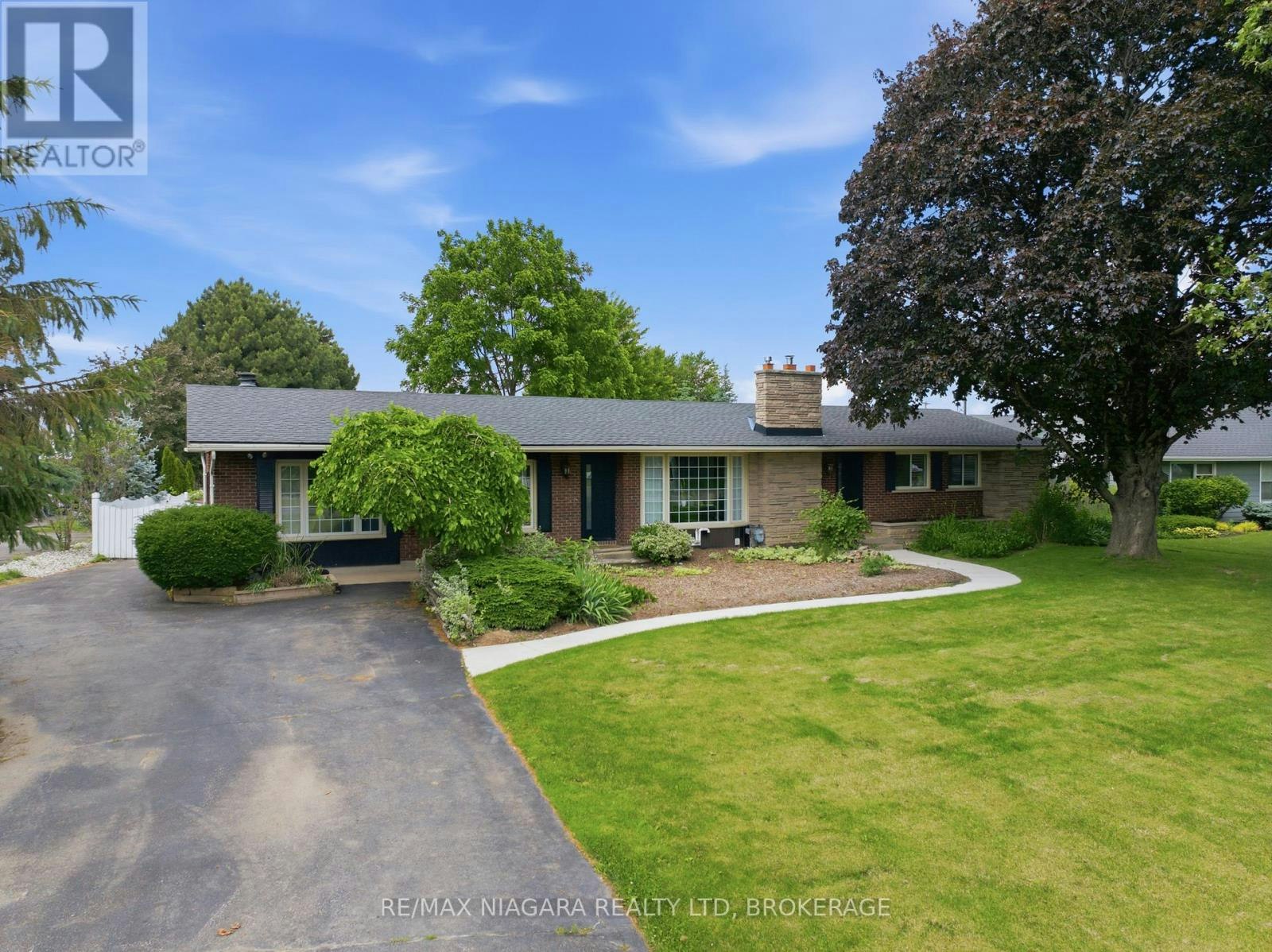 1042 Lakeshore Road W, St. Catharines, ON, L2R 6P9
