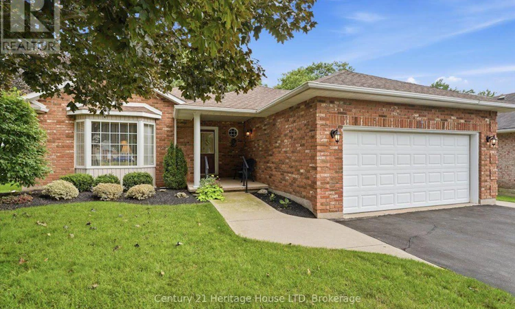 17 Oakridge Boulevard