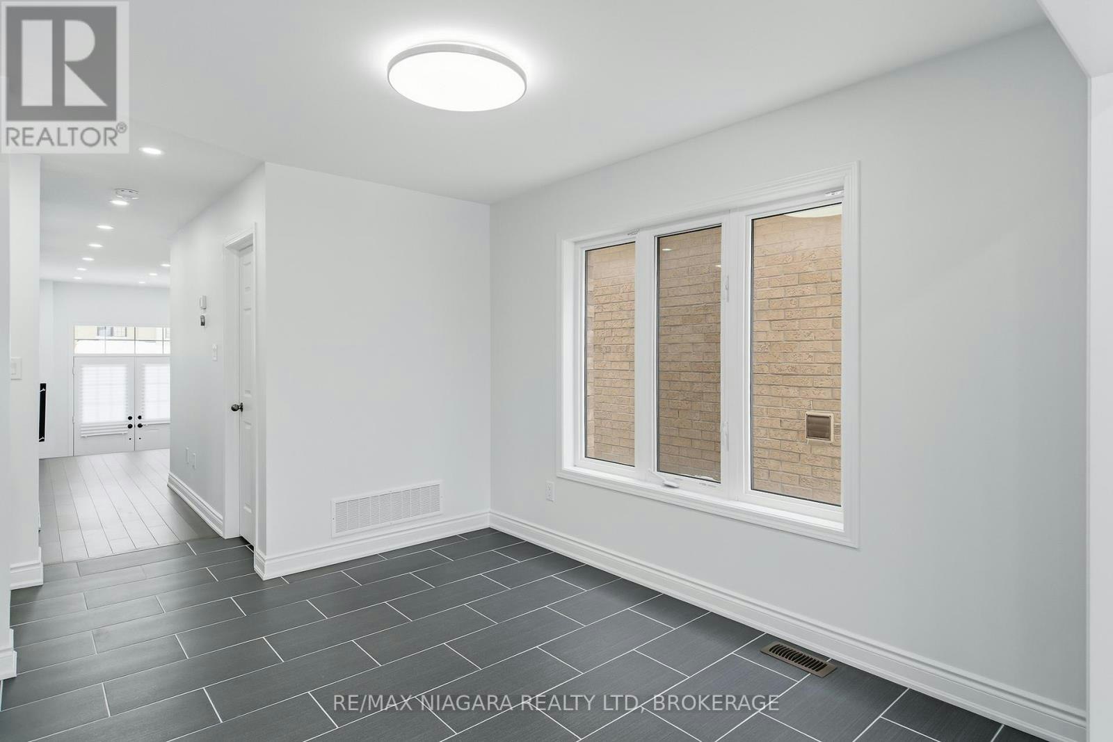8139 Buckeye Crescent, Niagara Falls, ON, L2H 2Y6 - 7