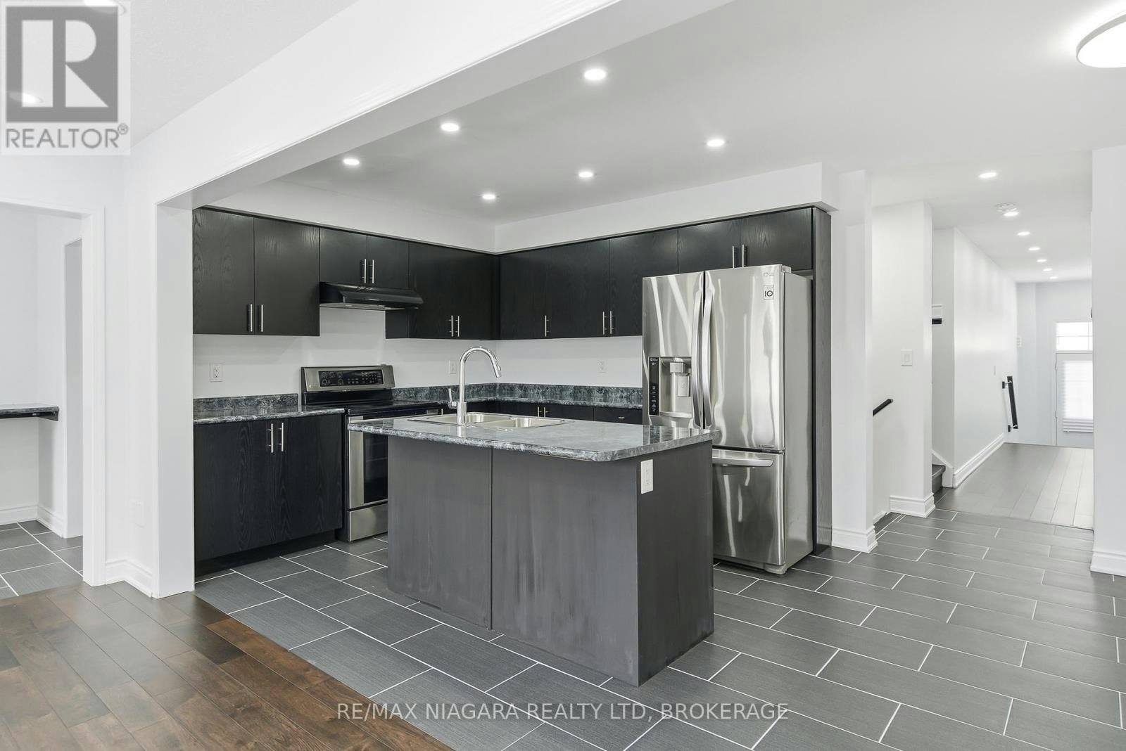 8139 Buckeye Crescent, Niagara Falls, ON, L2H 2Y6 - 9