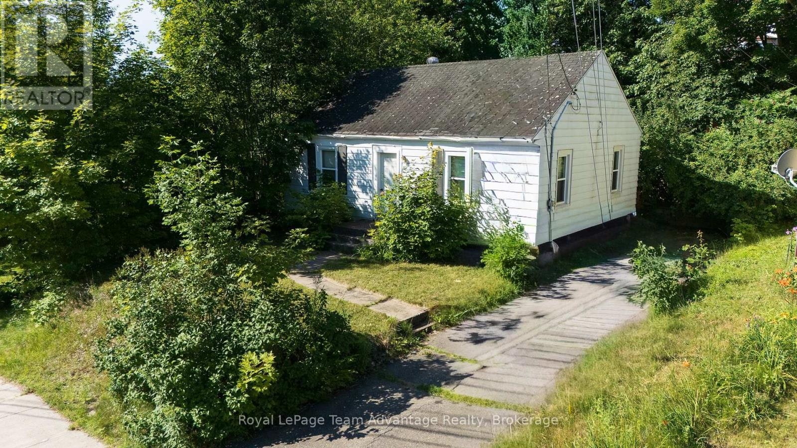 24 Hillcrest Avenue, Parry Sound, ON, P2A 1L4
