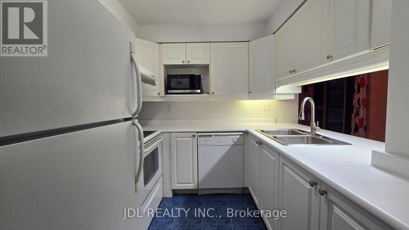 1206-889 Bay Street, Toronto, ON, M5S 3K5 - 4