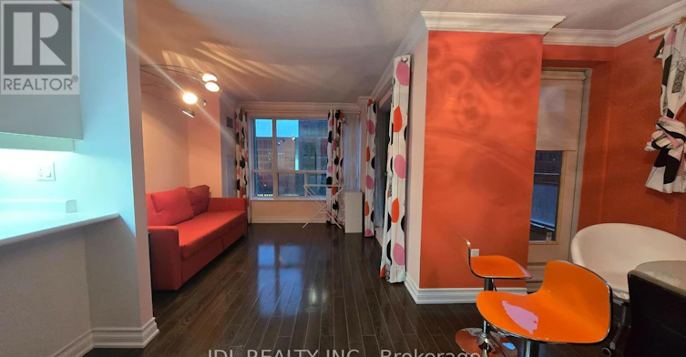 1206-889 Bay Street, Toronto, ON, M5S 3K5 - 3