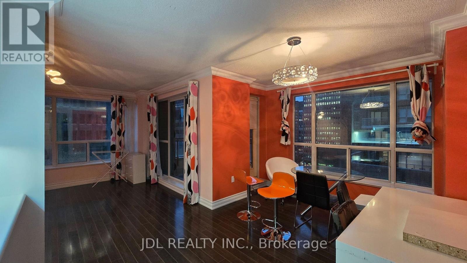 1206-889 Bay Street, Toronto, ON, M5S 3K5
