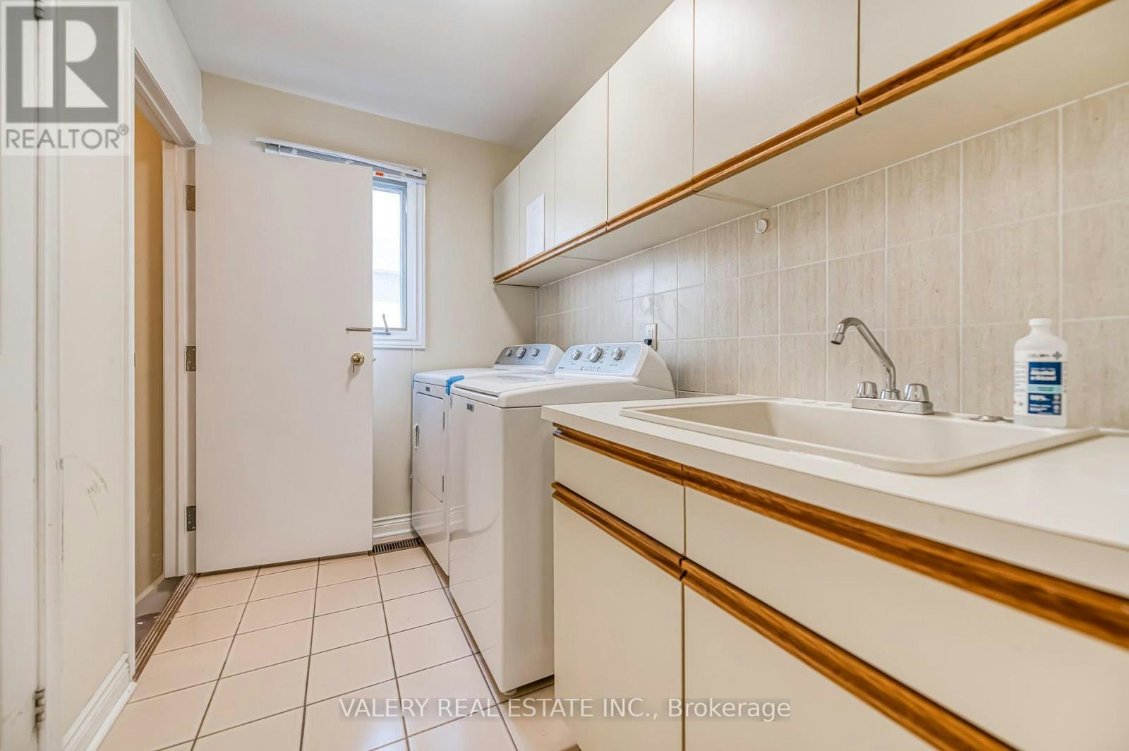 163 Holmes Avenue, Toronto, ON, M2N 4M7 - 16