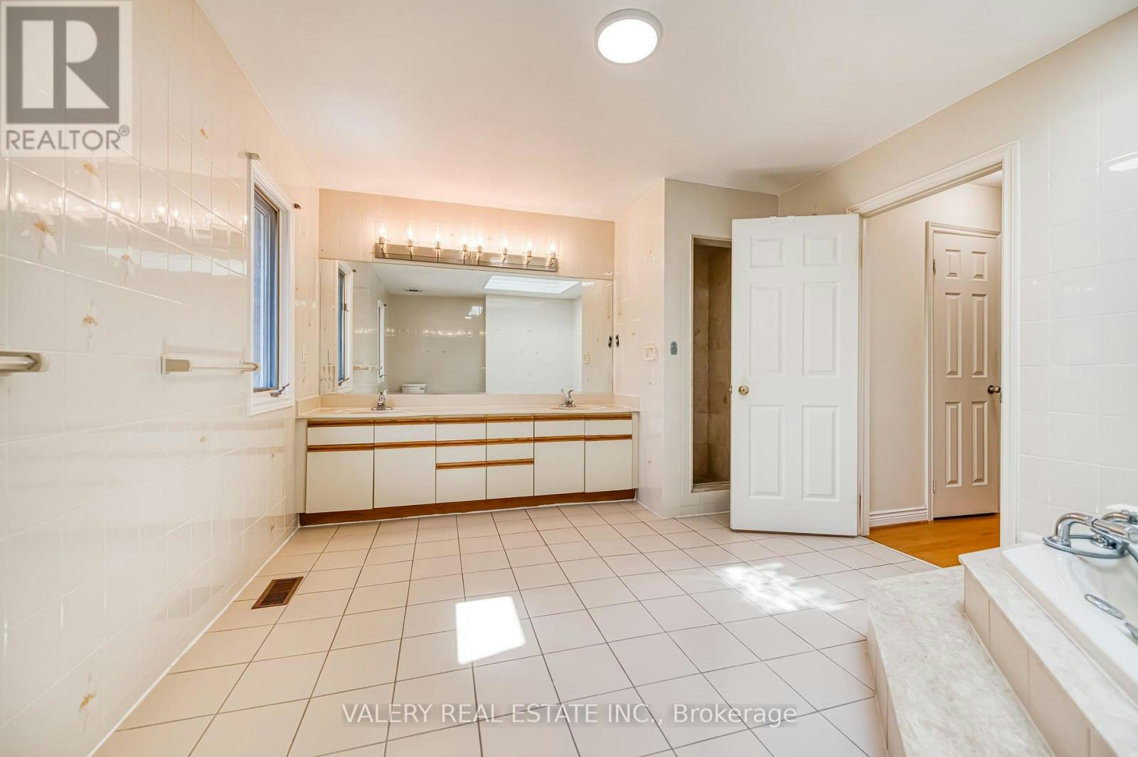 163 Holmes Avenue, Toronto, ON, M2N 4M7 - 23
