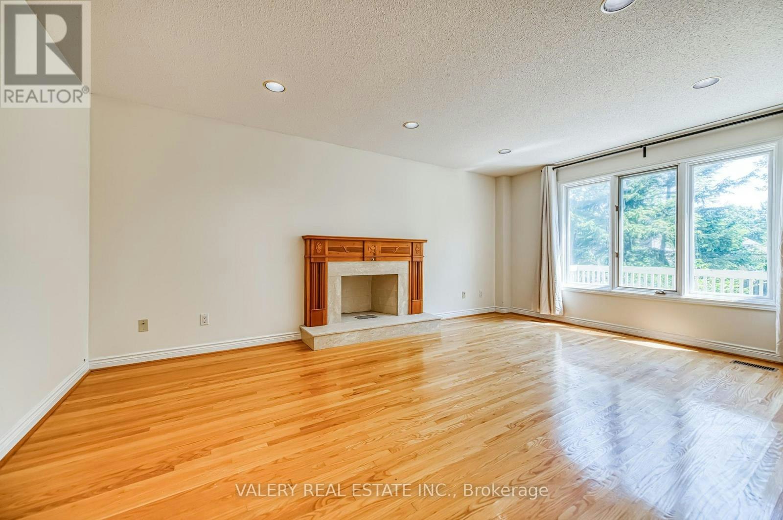 163 Holmes Avenue, Toronto, ON, M2N 4M7 - 9