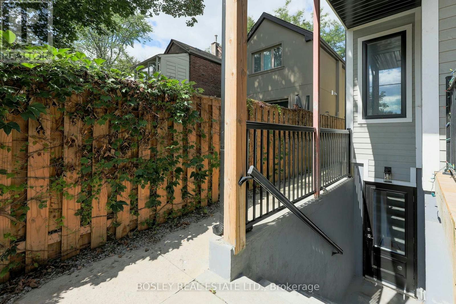 LOWER-9 Queen Victoria Street, Toronto, ON, M4J 1E8 - 2