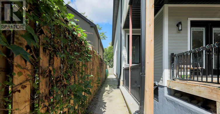 LOWER-9 Queen Victoria Street, Toronto, ON, M4J 1E8 - 3