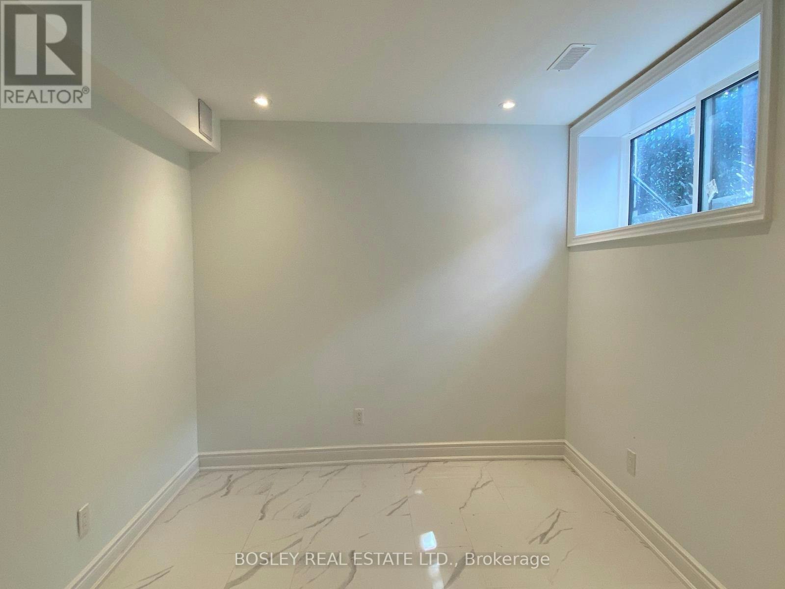 LOWER-9 Queen Victoria Street, Toronto, ON, M4J 1E8 - 6