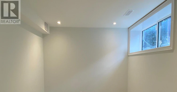 LOWER-9 Queen Victoria Street, Toronto, ON, M4J 1E8 - 6
