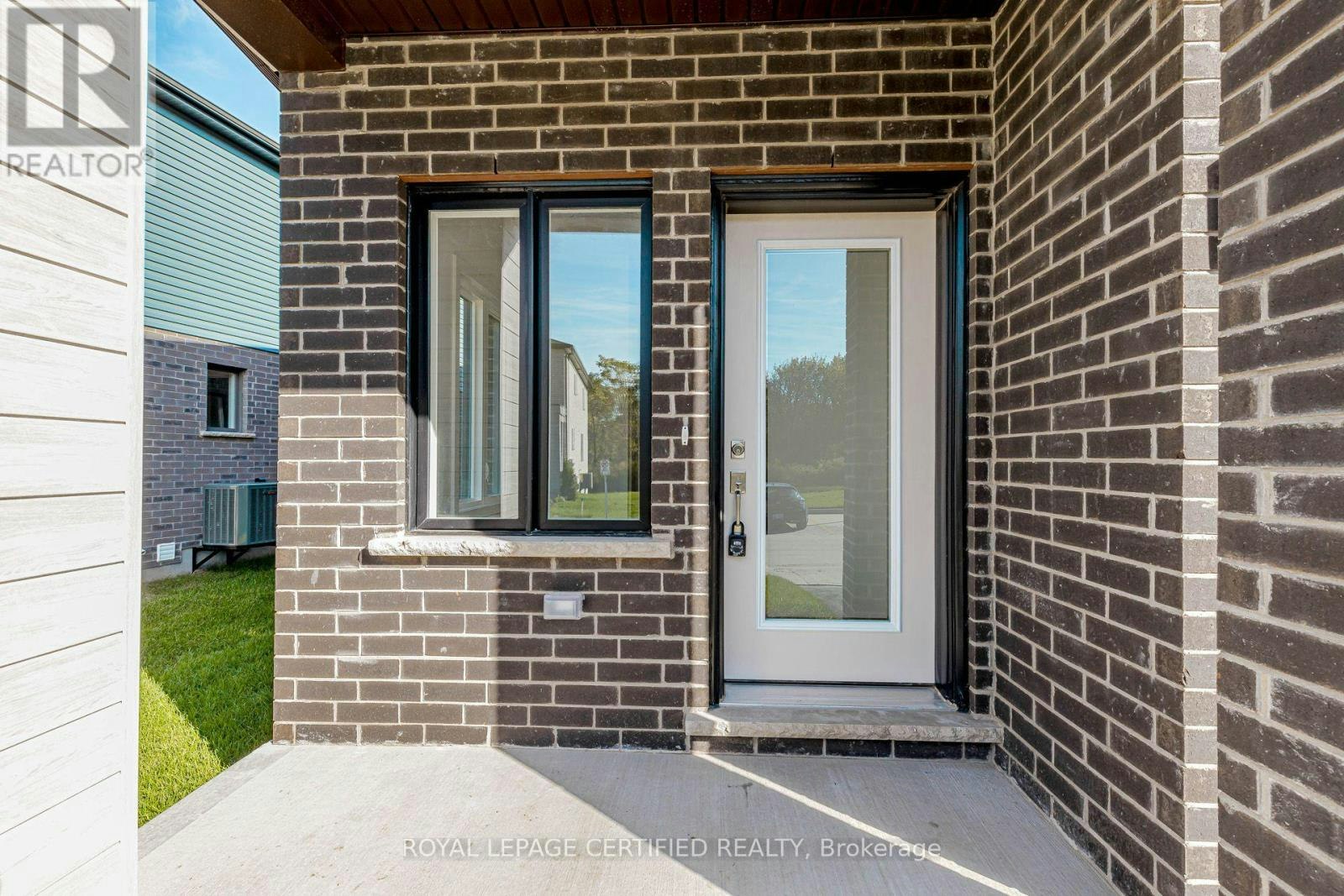 26 Oak Forest Common Crescent, Cambridge, ON, N1S 0G3 - 3